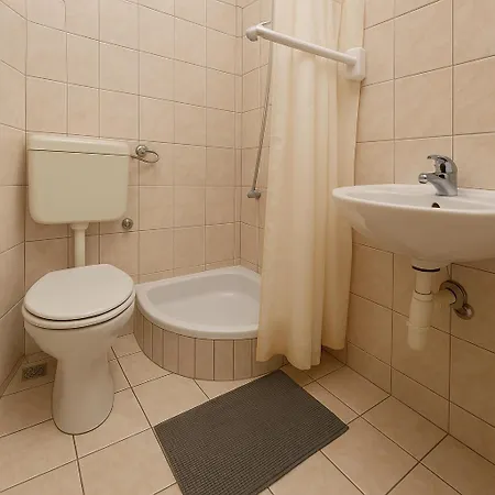 And Kiko Lejlighed Primošten