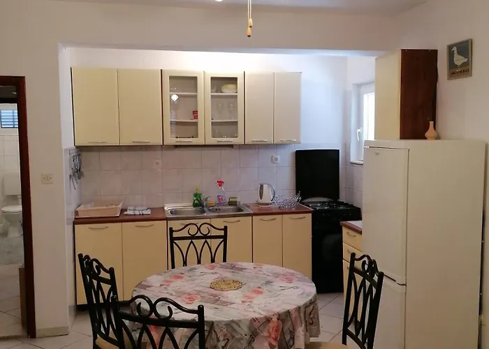 And Kiko Apartman Primosten